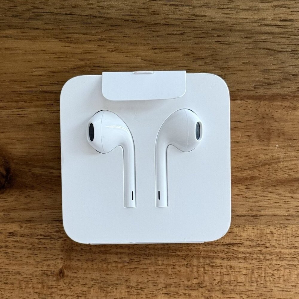 OEM Apple iPhone Wired Earpods Earphones Earbuds Lightning NEW Authentic‎
